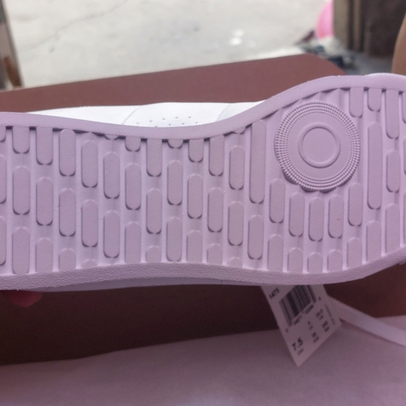 Women's reebok classic princess shoes size 7.5 - Picture 2 of 4